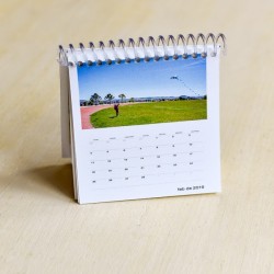 Calendario cuadrado sobremesa